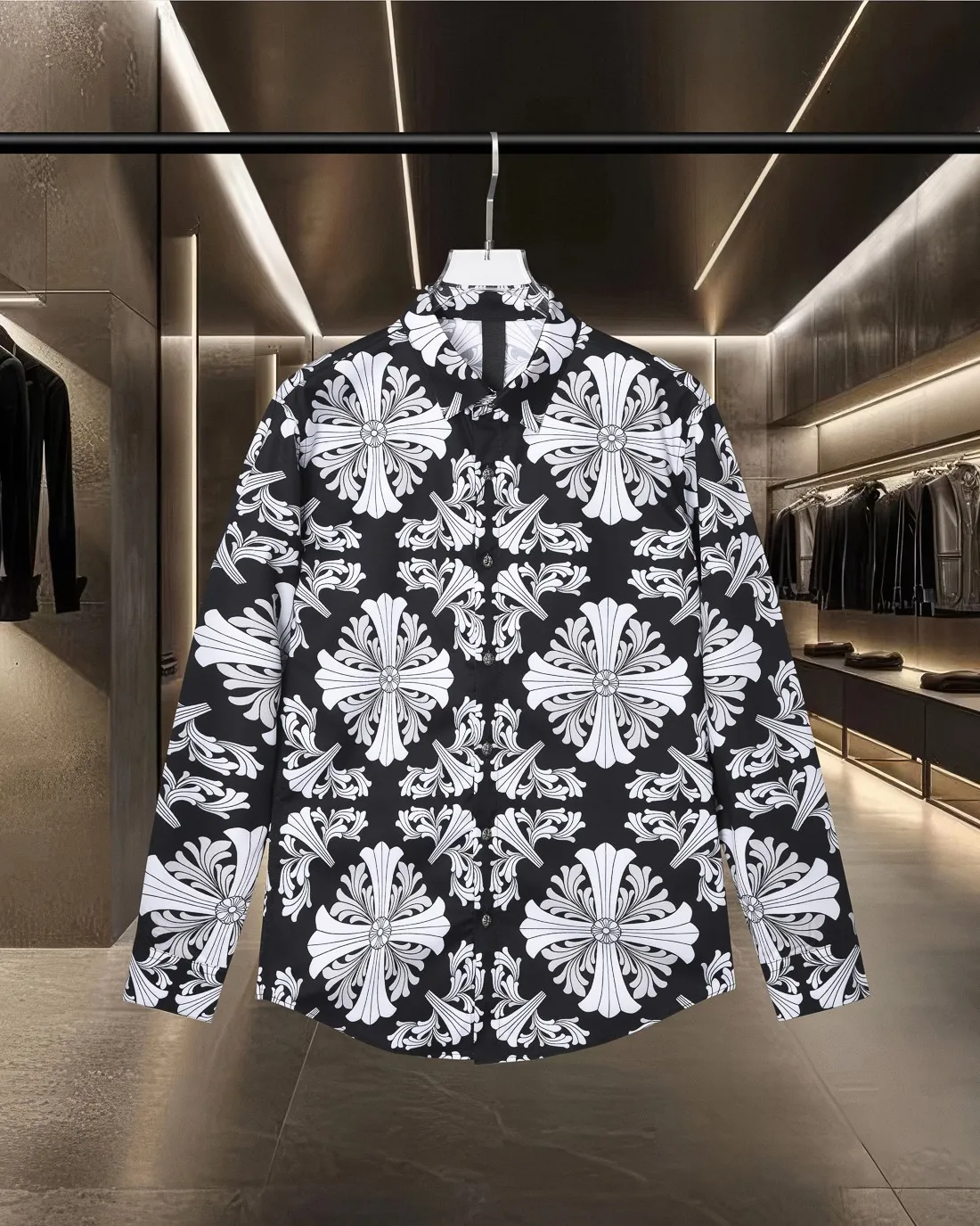 P276 Chrome Hearte/Chrome Heart 🔥Breaking news, versatile classic CH cross✝dark style original button logo digitally printed long-sleeved shirt 2025ss official website new long-sleeved shirt, exquisitely printed logo, high-end version, custom-made fabrics at the counter. Highly breathable and comfortable, exquisitely crafted, with impeccable detail processing, ✅customized logo engraved buttons, complete with three labels. Brand element design concept reflects high quality. It feels delicate and soft! It presents a casual cut and the upper body shape is great! 🐍Size: M-XXL